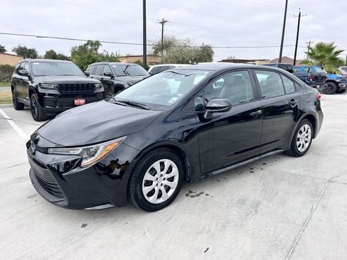Used 2024 Toyota Corolla LE image 3