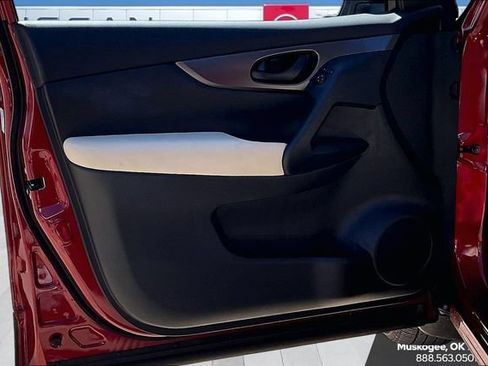 Used 2022 Nissan Rogue Sport S FWD image 19