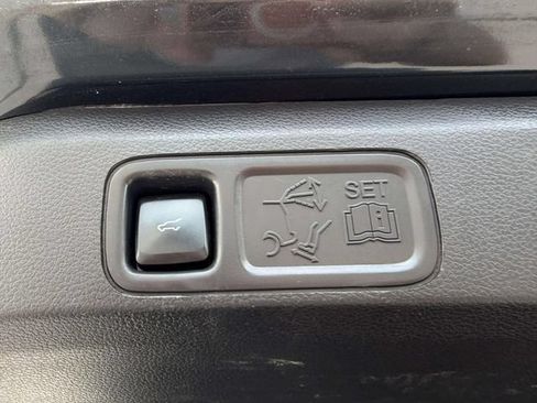 Used 2023 Ford Expedition Limited AWD/4WD image 8