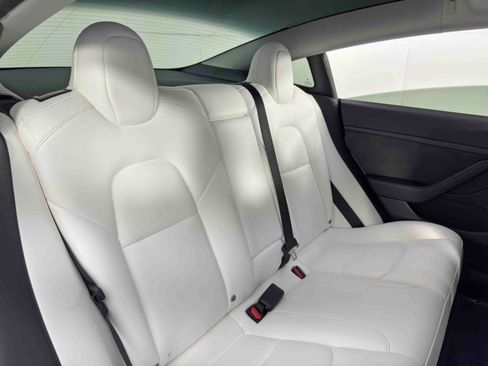 Used 2023 Tesla Model 3 Standard Range image 40