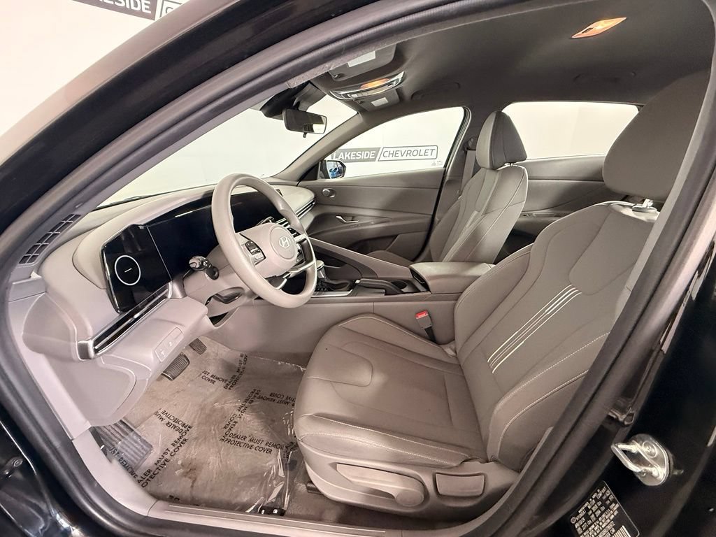 Used 2024 Hyundai Elantra SEL FWD image 17