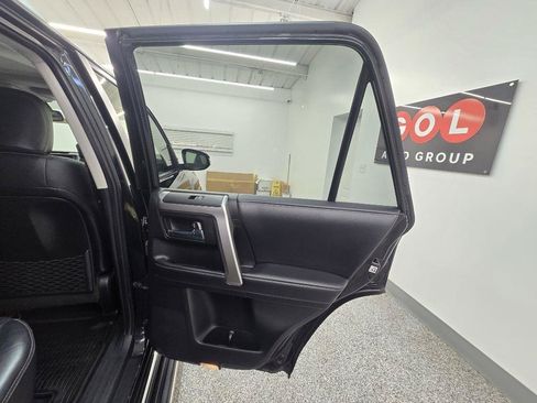Used 2018 Toyota 4Runner Limited AWD/4WD image 30