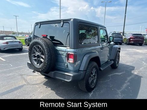 Used 2025 Jeep Wrangler Sport AWD/4WD image 7