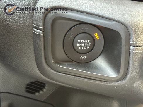 Used 2025 Jeep Wrangler Unlimited Sahara w/ Safety Group AWD/4WD image 23