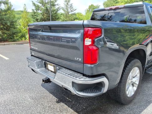 Used 2020 Chevrolet Silverado 1500 LTZ w/ LTZ Premium Package AWD/4WD image 17