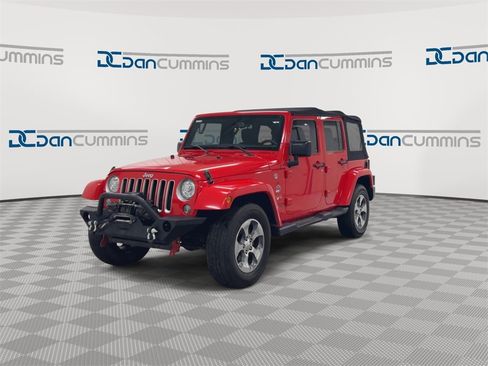 Used 2017 Jeep Wrangler Unlimited Sahara w/ Connectivity Group image 4