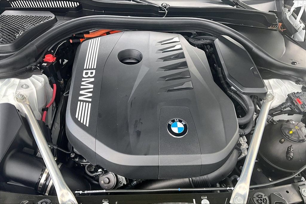 Used 2026 BMW 550e xDrive AWD/4WD image 29