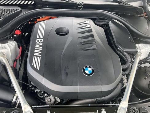 Certified 2026 BMW 550e xDrive AWD/4WD image 29