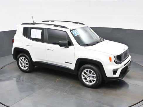 Used 2022 Jeep Renegade Latitude AWD/4WD image 40