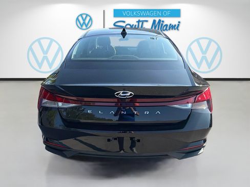 Used 2023 Hyundai Elantra SEL FWD image 6
