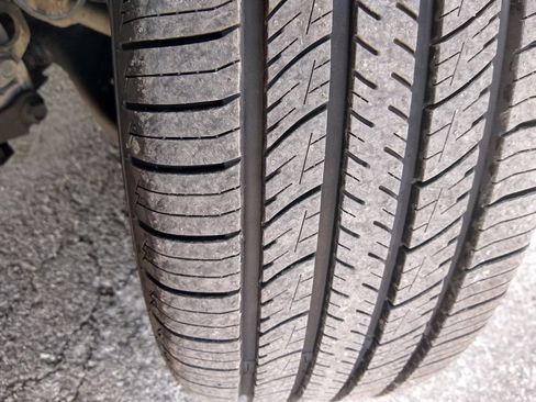 Used 2011 Nissan Sentra 2.0 S w/ Convenience Pkg image 12