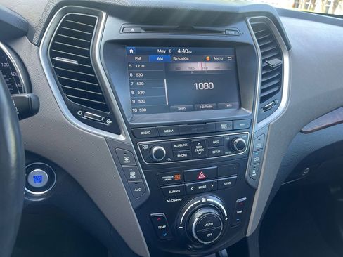 Used 2017 Hyundai Santa Fe FWD image 25