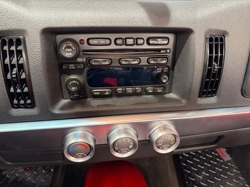 Used 2003 Chevrolet SSR w/ Preferred Equipment Group image 7