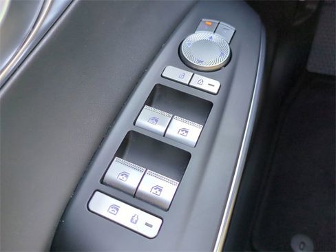 Certified 2022 Genesis GV70 2.5T image 23