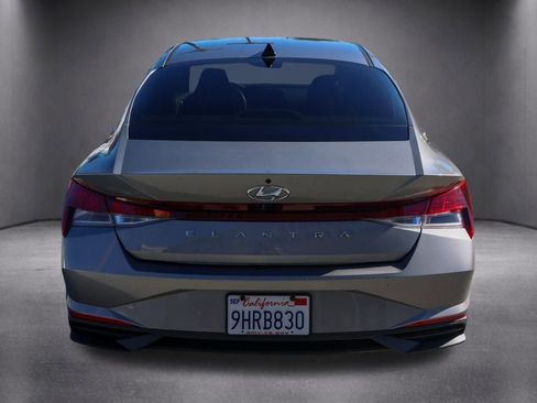 Used 2023 Hyundai Elantra SEL w/ Convenience Package image 4