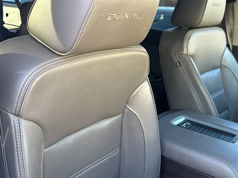 Used 2019 GMC Yukon XL Denali w/ Denali Ultimate Package image 12