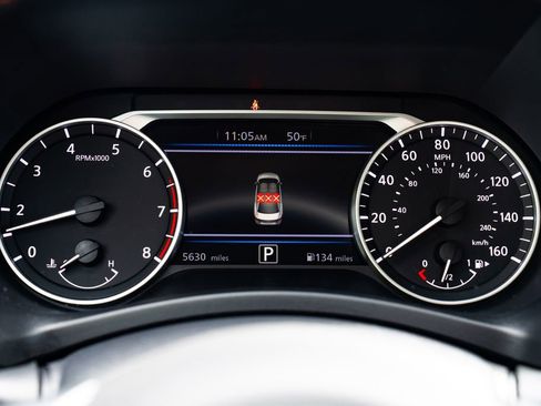 Certified 2025 Nissan Sentra SR w/ SR Premium Package image 15