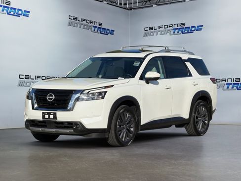 Used 2022 Nissan Pathfinder SL w/ SL Premium Package image 9