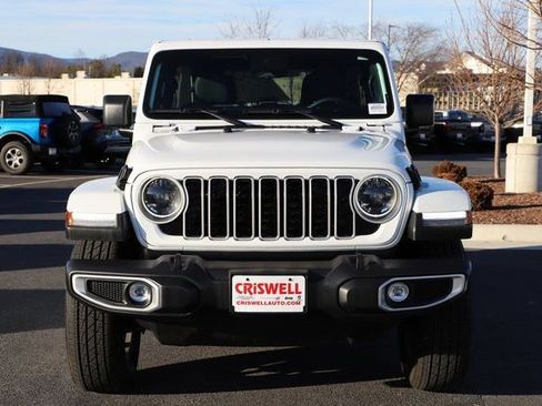 Used 2025 Jeep Wrangler Sahara image 7