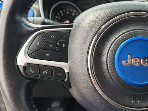 Used 2020 Jeep Compass Latitude FWD image 17
