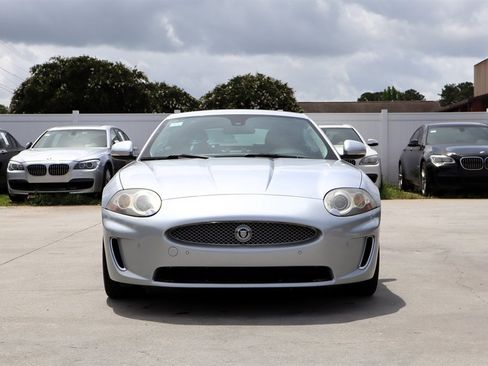 Used 2010 Jaguar XK Coupe RWD image 2