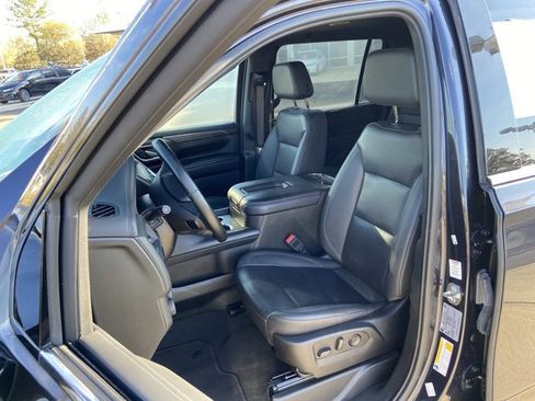 Used 2023 Chevrolet Suburban LT image 17