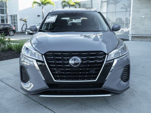 Used 2022 Nissan Kicks SV image 5