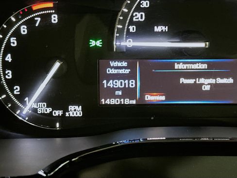 Used 2018 Cadillac XT5 Luxury w/ Driver Awareness Package FWD image 19