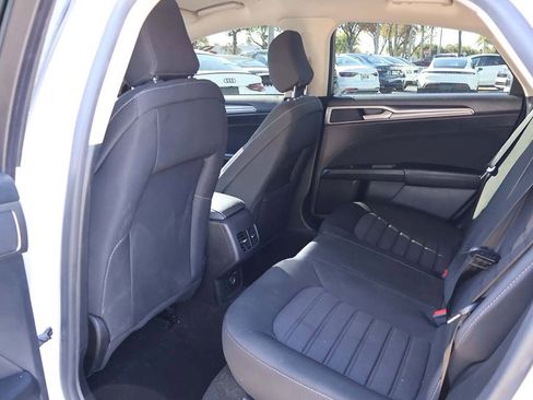 Used 2020 Ford Fusion SE FWD image 33