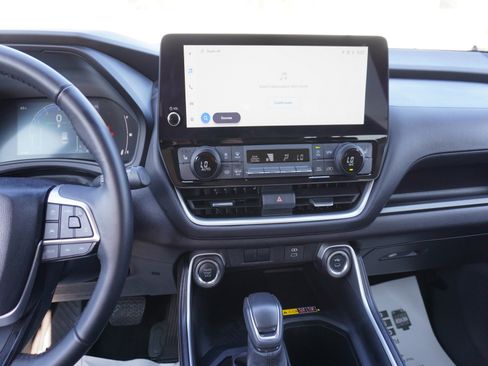 Used 2025 Toyota Grand Highlander XLE image 18