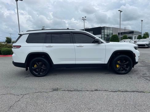 Used 2025 Jeep Grand Cherokee L Limited AWD/4WD image 9