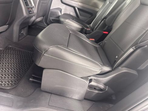 Used 2023 Volkswagen Atlas SEL AWD/4WD image 30