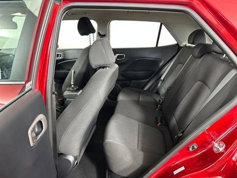 Used 2025 Hyundai Venue SE image 25