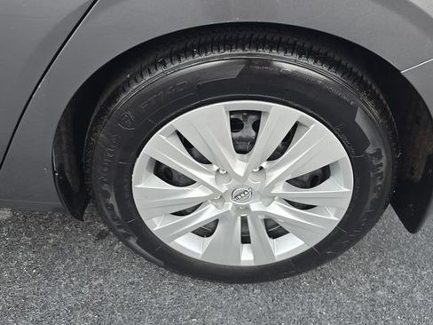 Certified 2025 Nissan Sentra S FWD image 14
