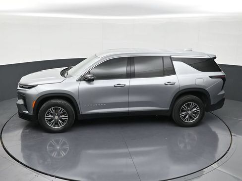 Used 2024 Chevrolet Traverse LS FWD image 13