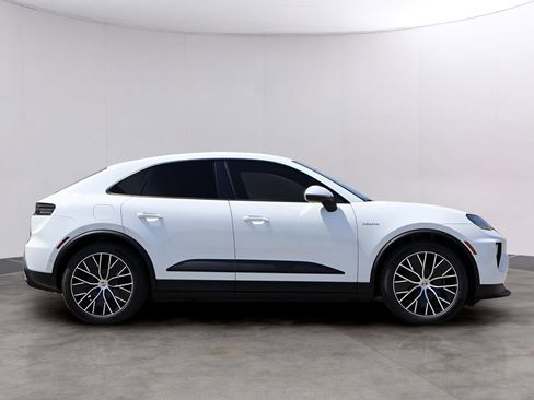 New 2025 Porsche Macan Electric RWD image 10