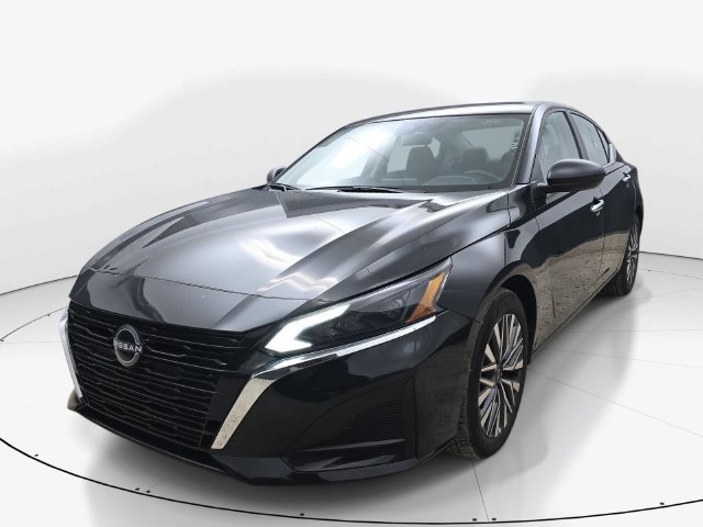 Used 2025 Nissan Altima 2.5 SV FWD image 10