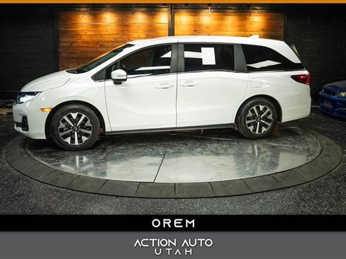 Used 2025 Honda Odyssey EX-L image 1