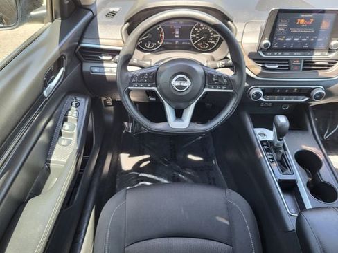 Certified 2025 Nissan Altima 2.5 SV FWD image 21