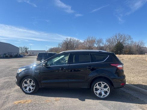 Used 2018 Ford Escape Titanium image 9