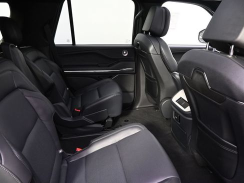 New 2027 Lincoln Navigator Reserve w/ Jet Appearance Package AWD/4WD image 18