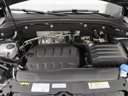 Used 2025 Volkswagen Atlas SE image 29