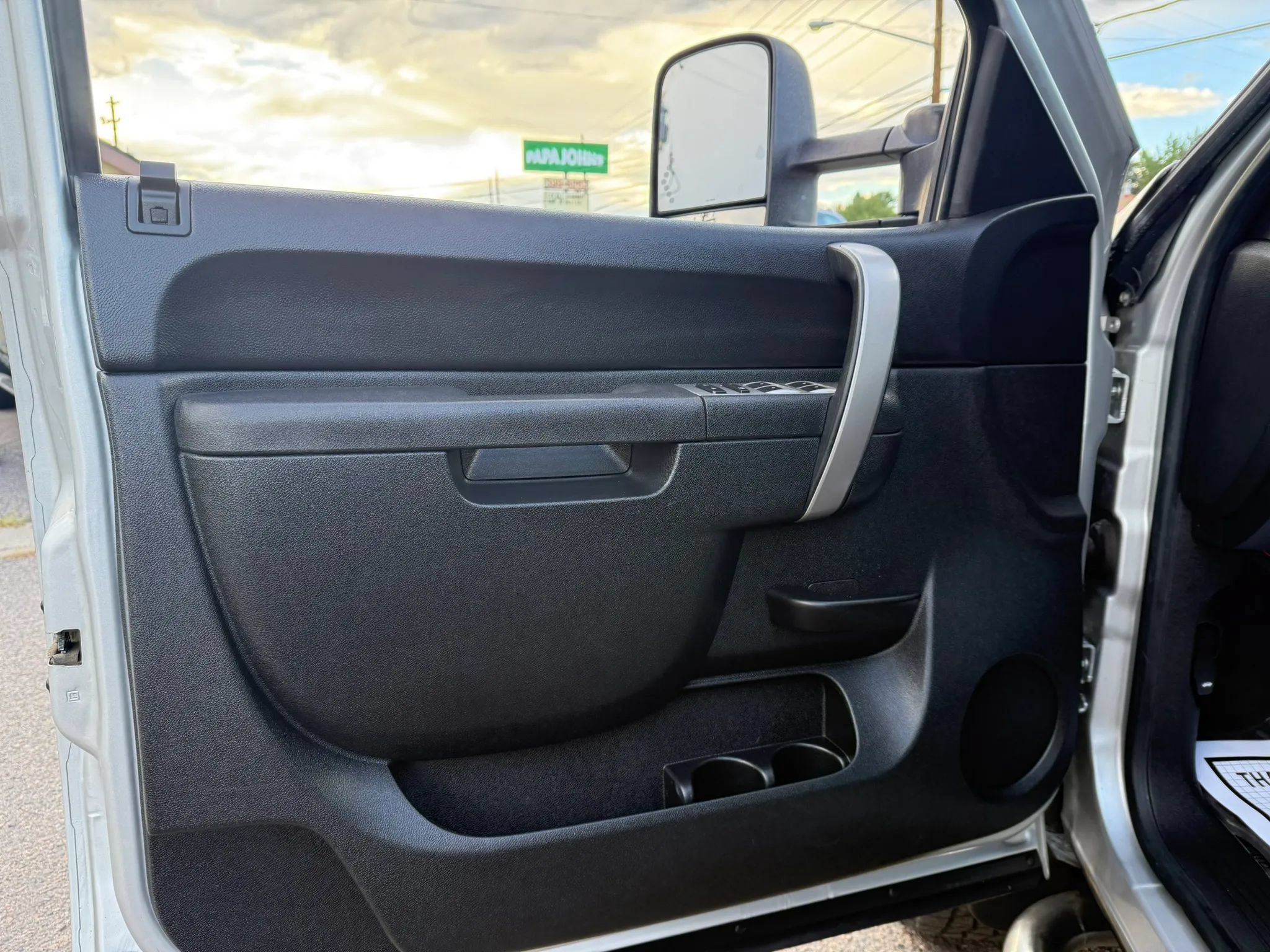 Used 2011 GMC Sierra 2500 SLE w/ SLE Preferred Package AWD/4WD image 12