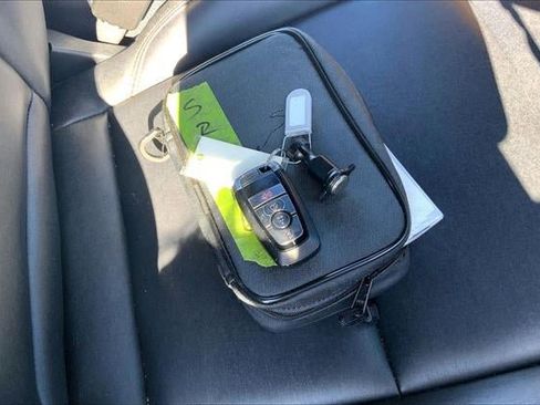 Used 2024 Ford Bronco Badlands image 11