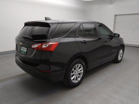 Used 2020 Chevrolet Equinox LS w/ LS Convenience Package image 9