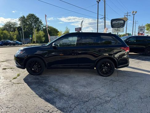 Used 2018 Mitsubishi Outlander LE AWD/4WD image 2