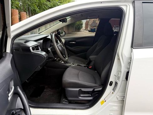 Used 2020 Toyota Corolla LE image 11