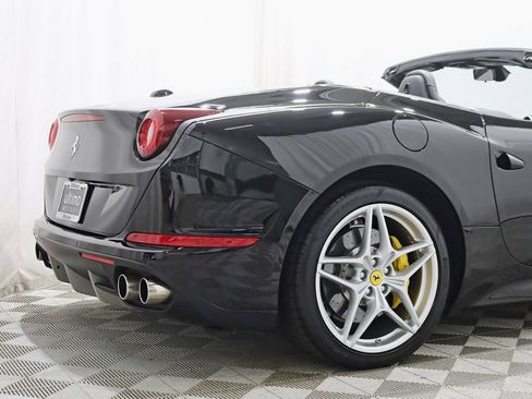 Used 2016 Ferrari California T RWD image 10