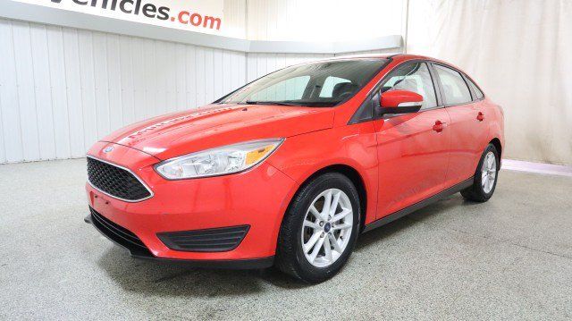 Used 2017 Ford Focus SE FWD image 2