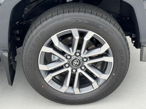 New 2026 Toyota 4Runner Limited AWD/4WD image 15